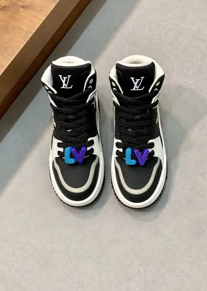 hype Louis Vuitton Sneakers