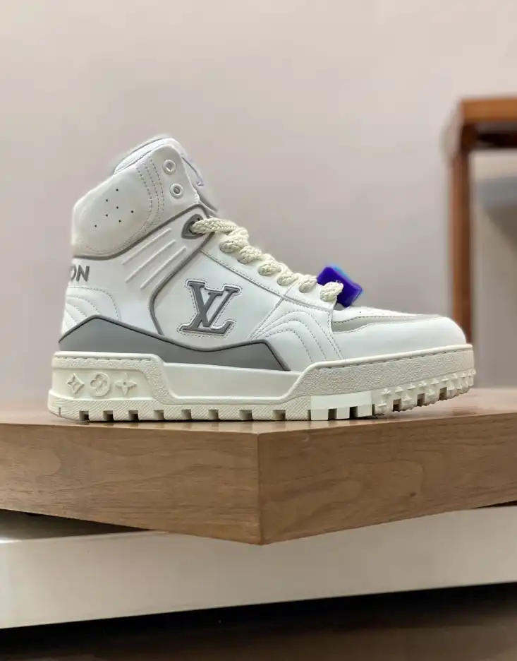 hype Louis Vuitton Sneakers