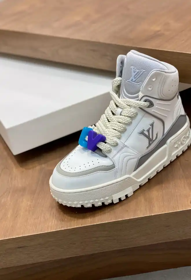 hype Louis Vuitton Sneakers