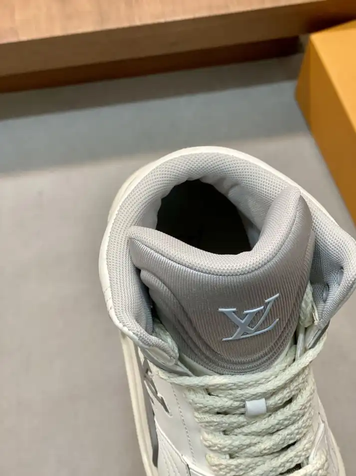 hype Louis Vuitton Sneakers