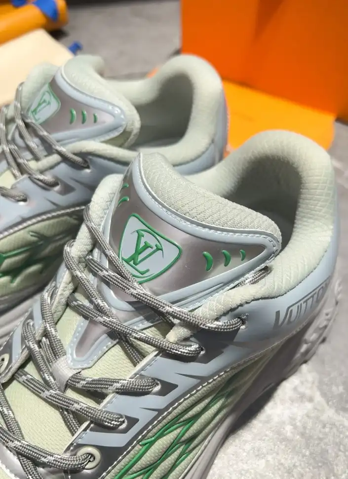 hype Louis Vuitton Sneakers