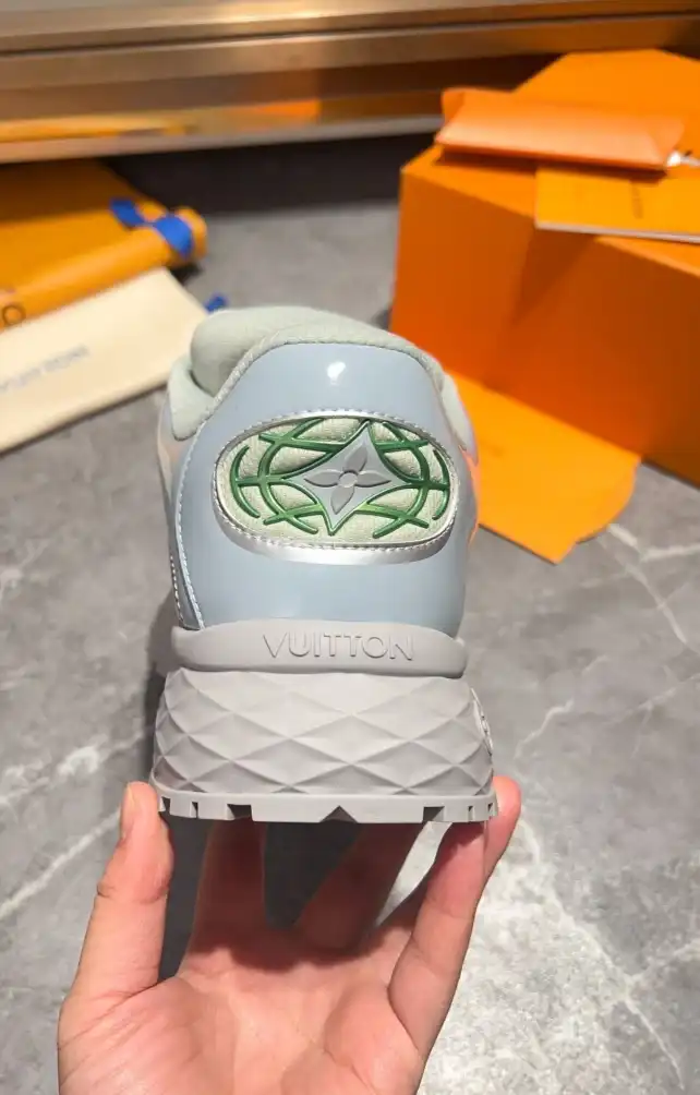 hype Louis Vuitton Sneakers