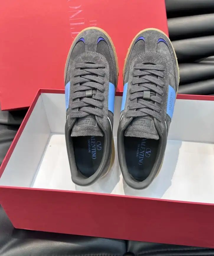 hype Valentino Sneakers