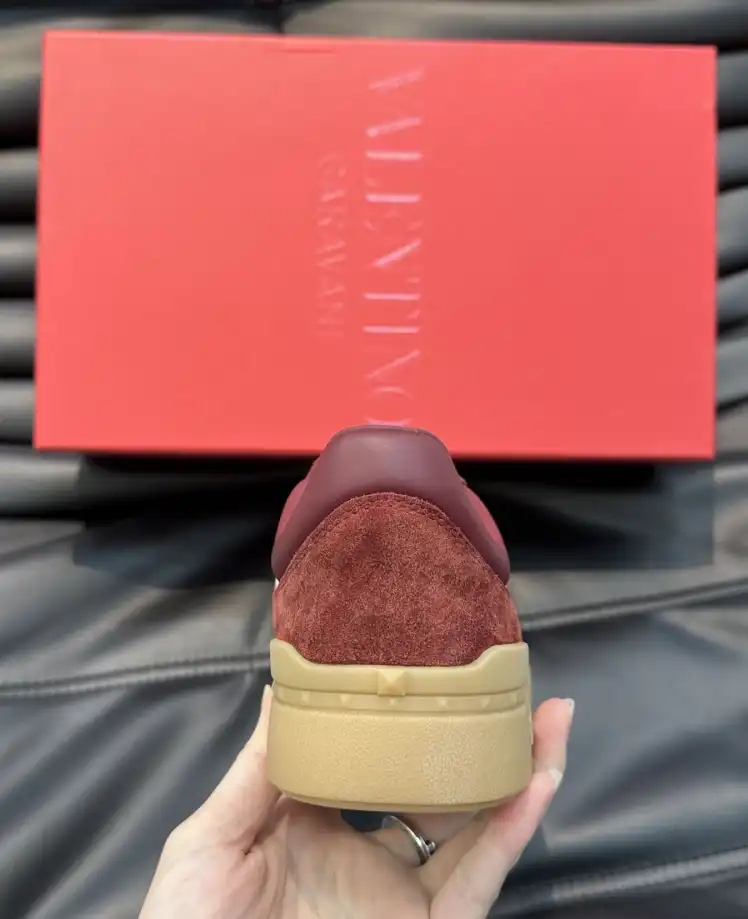 hype Valentino Sneakers