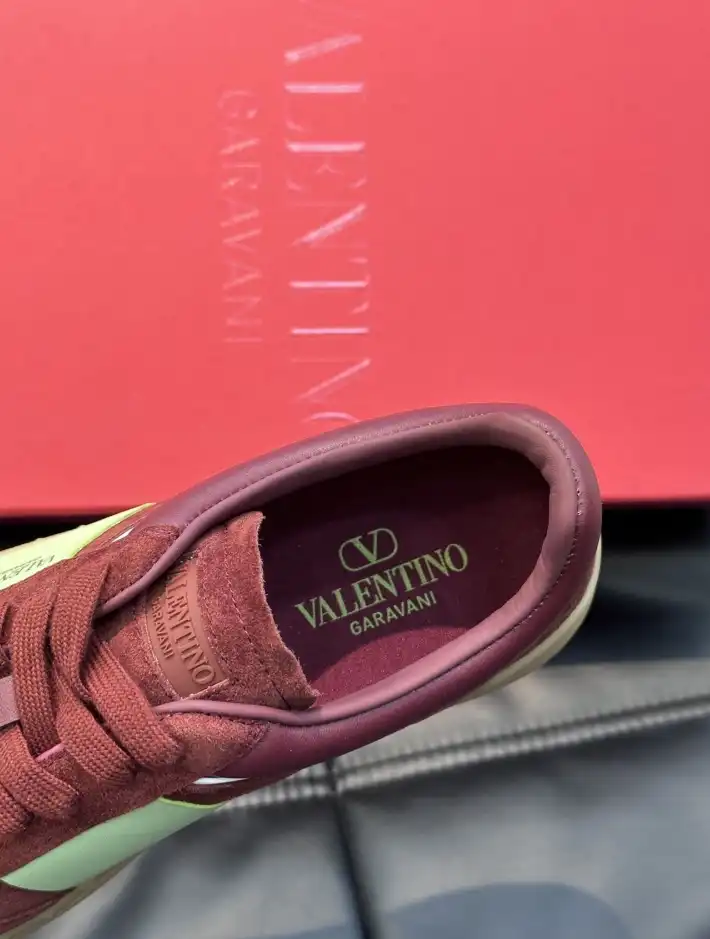 hype Valentino Sneakers