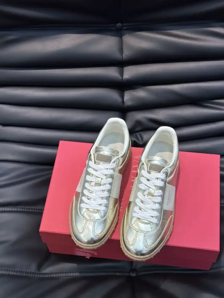 hype Valentino Sneakers