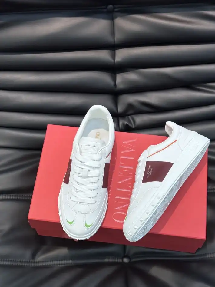 hype Valentino Sneakers