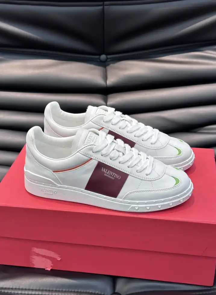 hype Valentino Sneakers