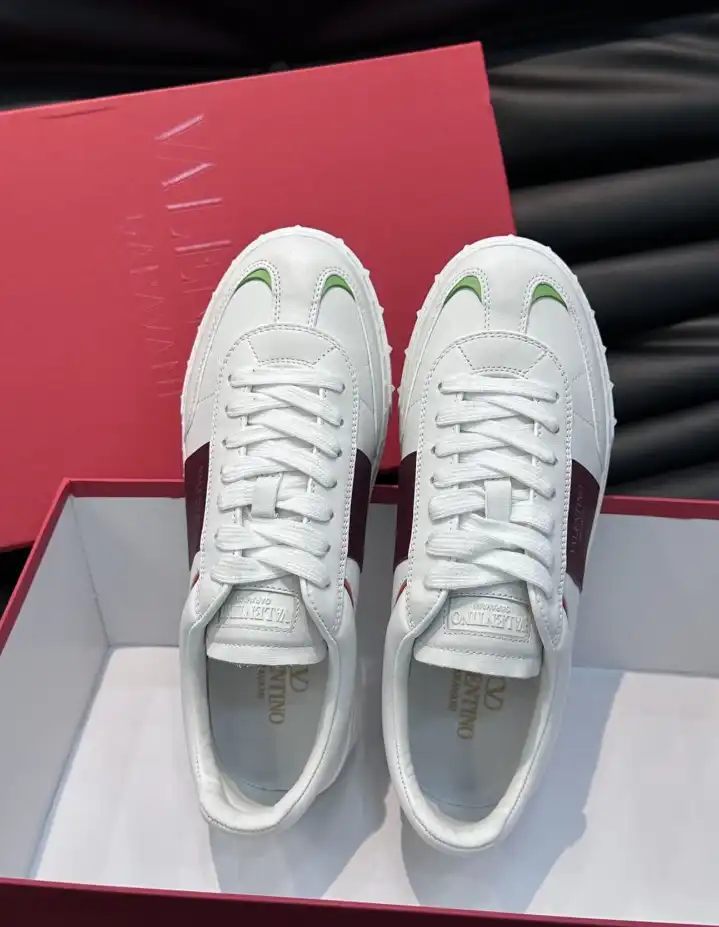 hype Valentino Sneakers