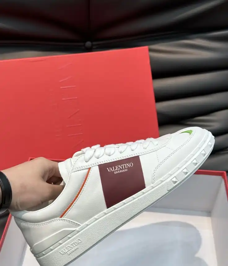 hype Valentino Sneakers