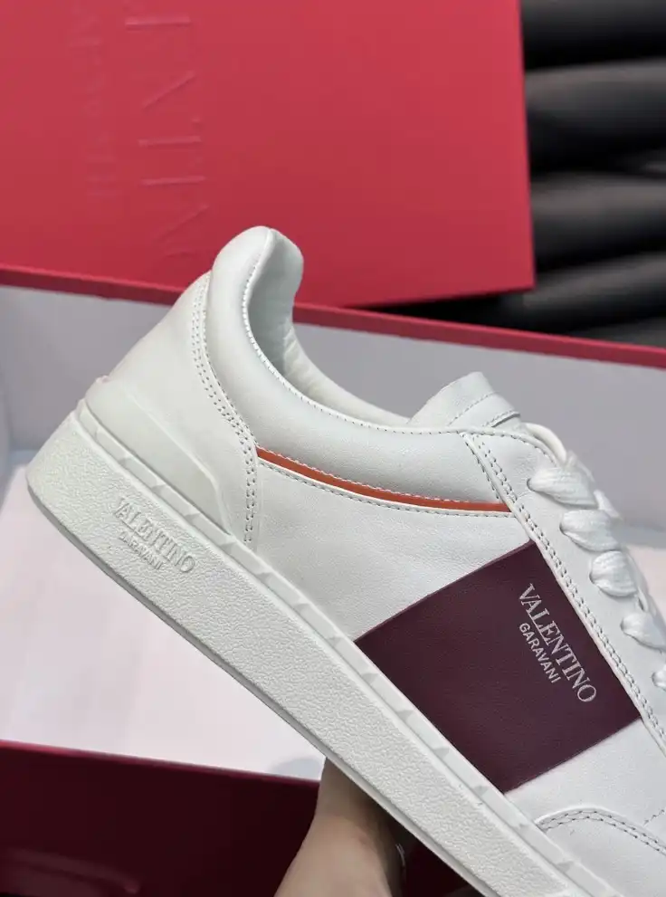 hype Valentino Sneakers