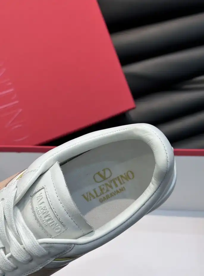 hype Valentino Sneakers