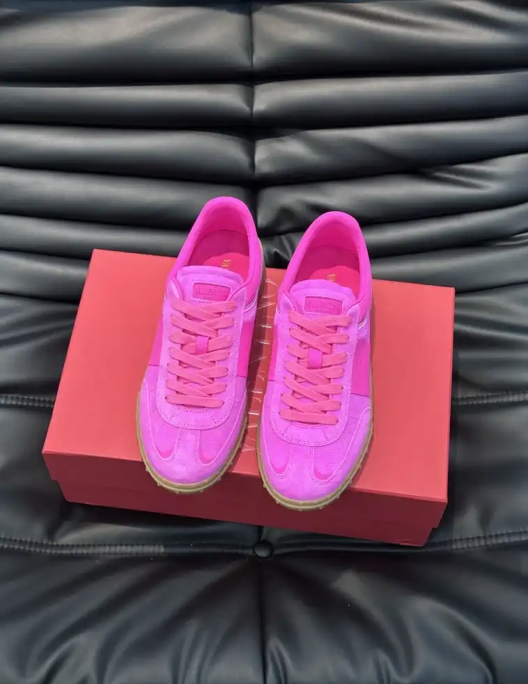 hype Valentino Sneakers