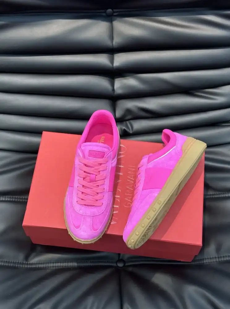 hype Valentino Sneakers