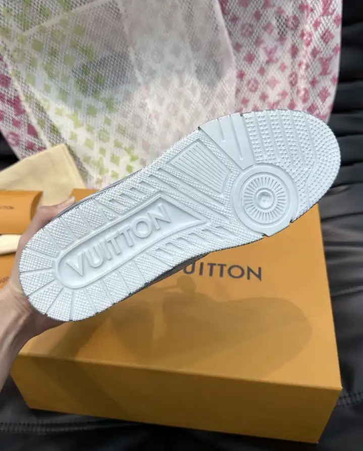 hype Louis Vuitton Sneakers