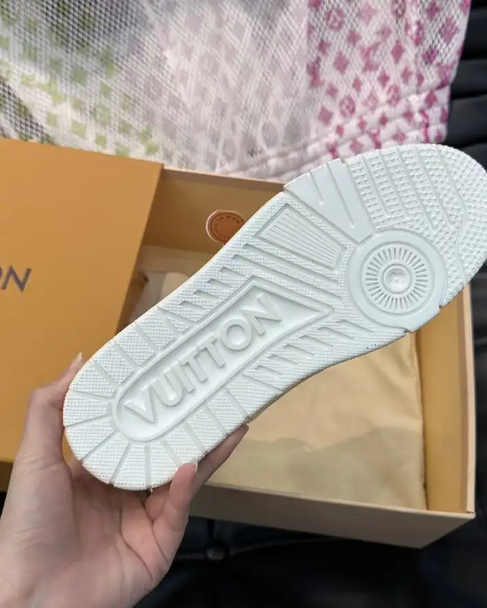 hype Louis Vuitton Sneakers