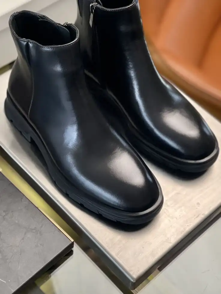 hype McQueen Boots