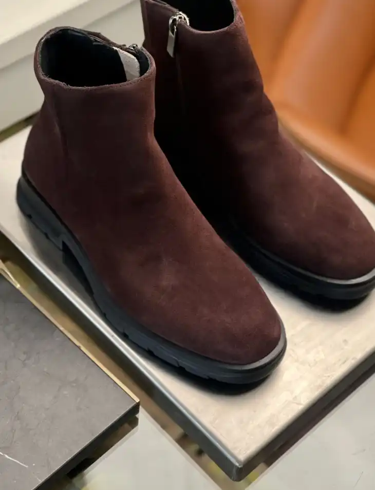 hype McQueen Boots