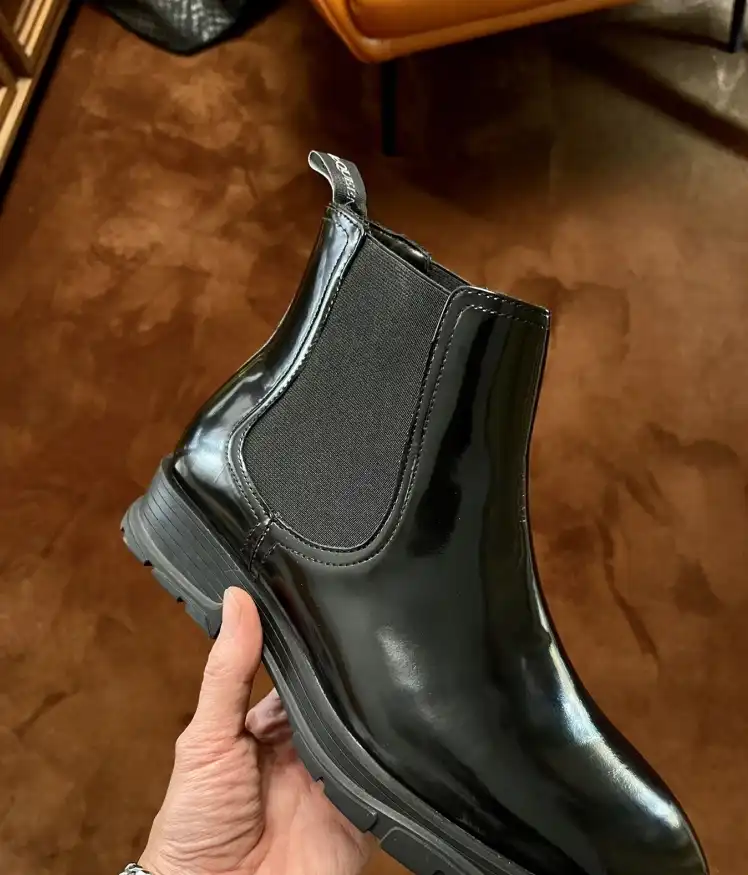 hype McQueen Boots