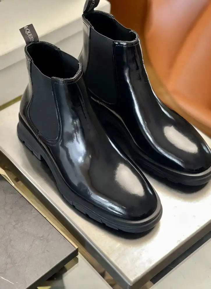 hype McQueen Boots