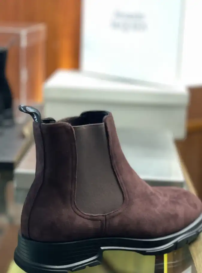 hype McQueen Boots