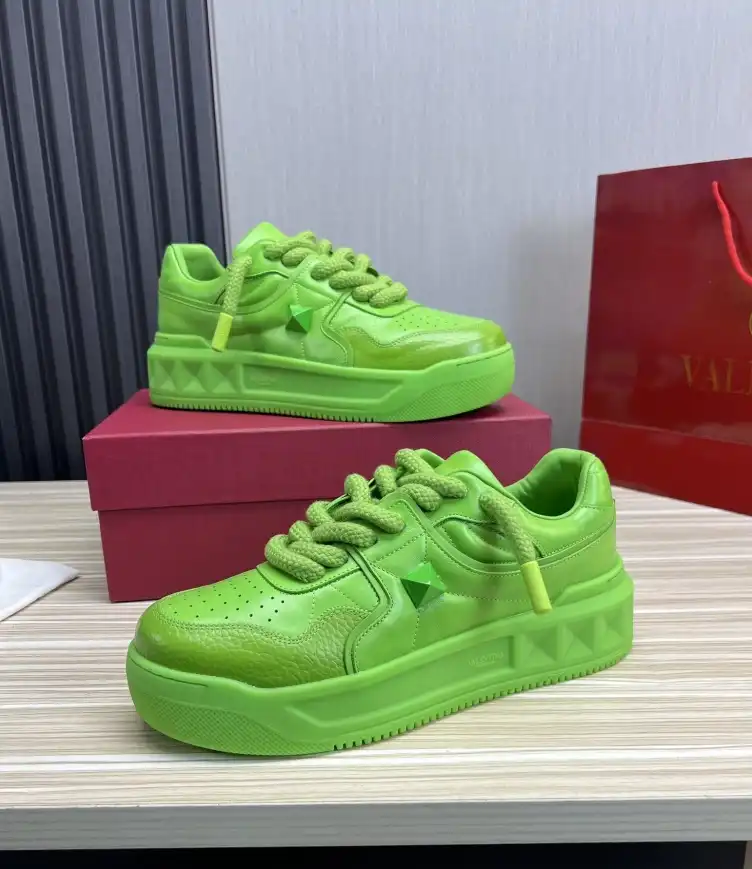 hype Valentino Sneakers