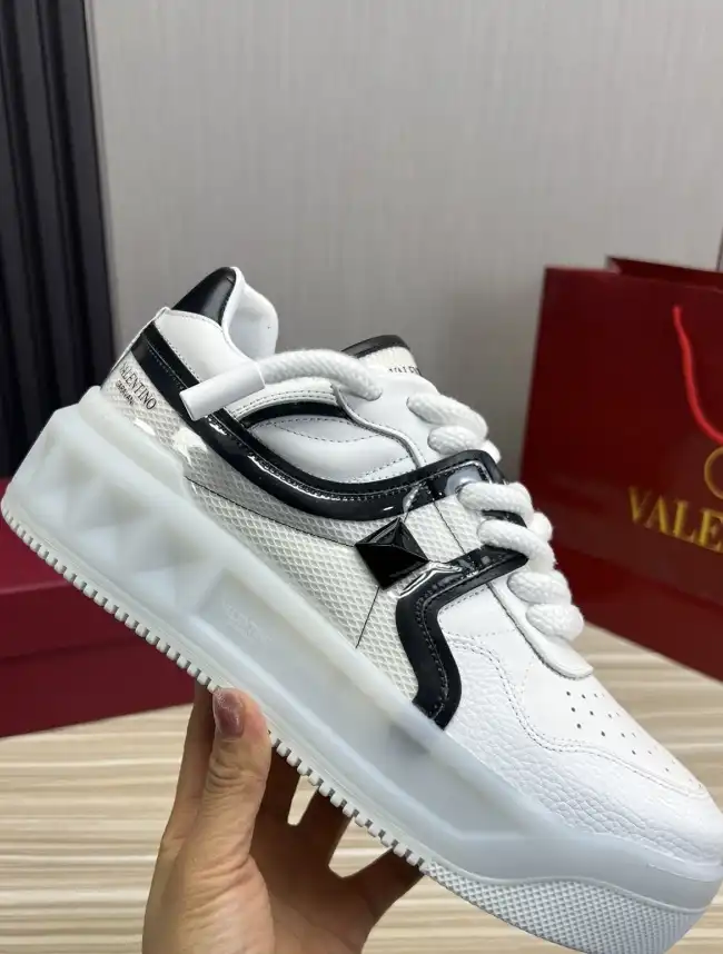 hype Valentino Sneakers