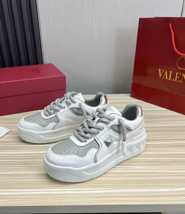 hype Valentino Sneakers