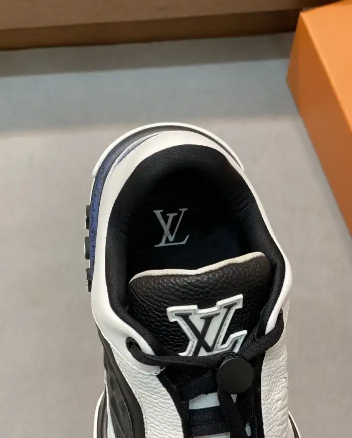 hype Louis Vuitton Sneakers