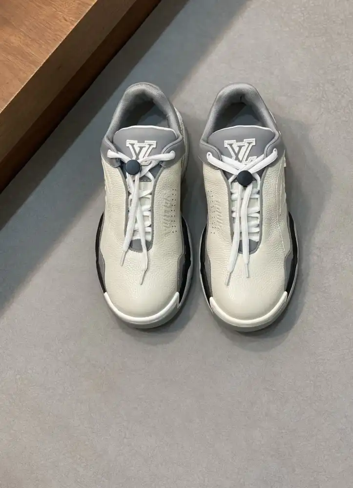 hype Louis Vuitton Sneakers