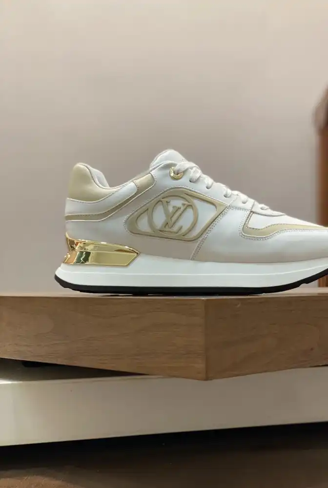 hype Louis Vuitton Sneakers