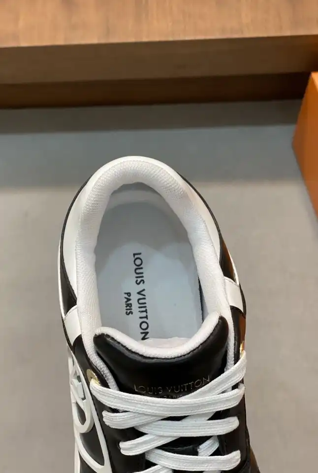 hype Louis Vuitton Sneakers