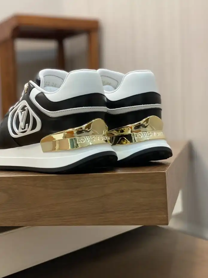 hype Louis Vuitton Sneakers