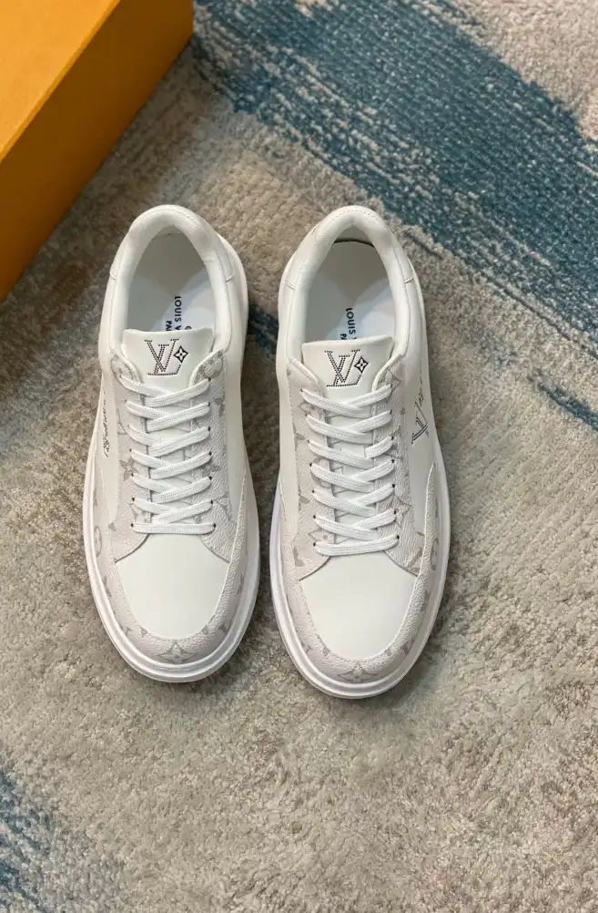 hype Louis Vuitton Sneakers