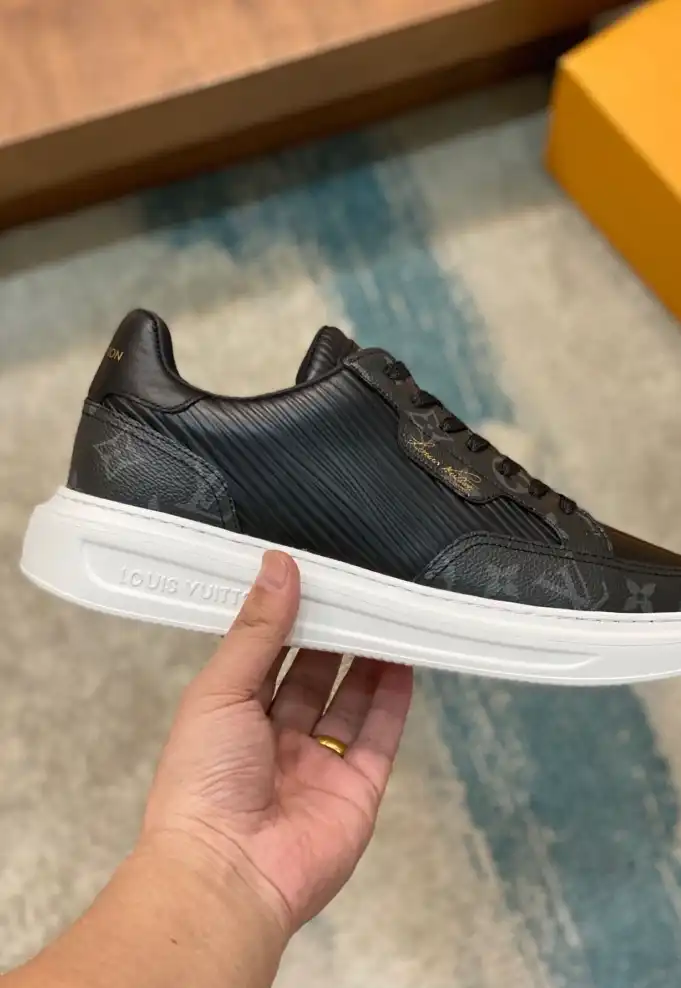 hype Louis Vuitton Sneakers