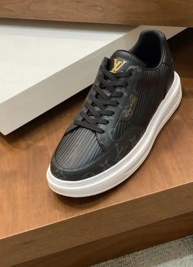 hype Louis Vuitton Sneakers