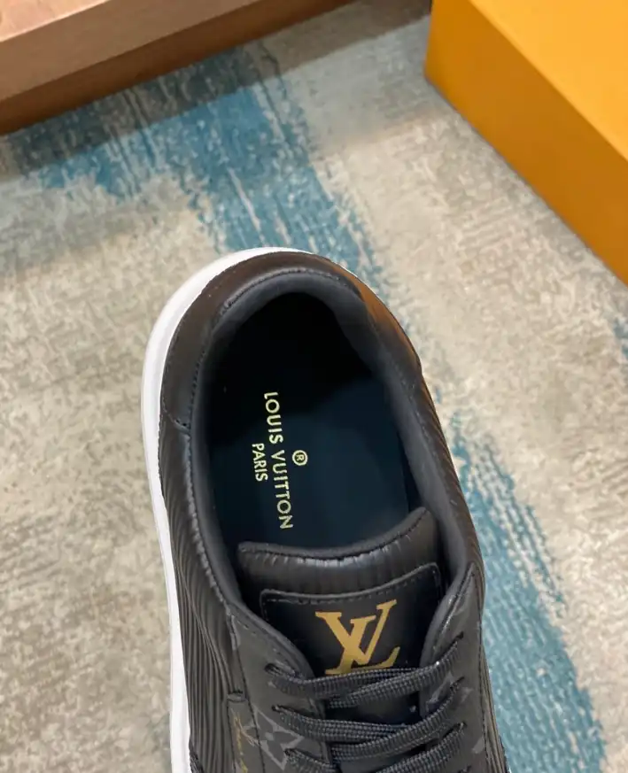 hype Louis Vuitton Sneakers