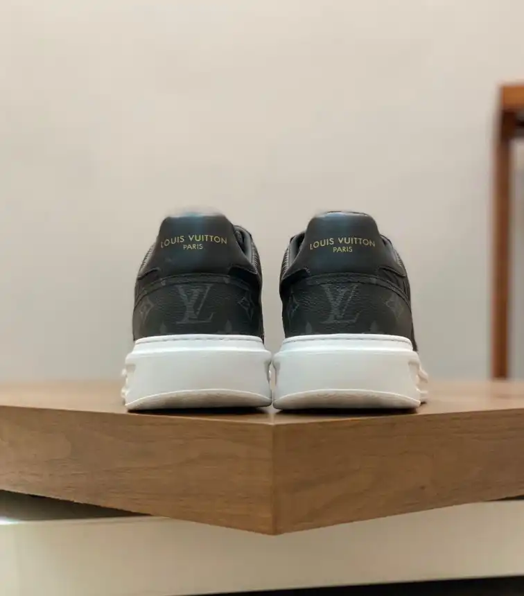 hype Louis Vuitton Sneakers