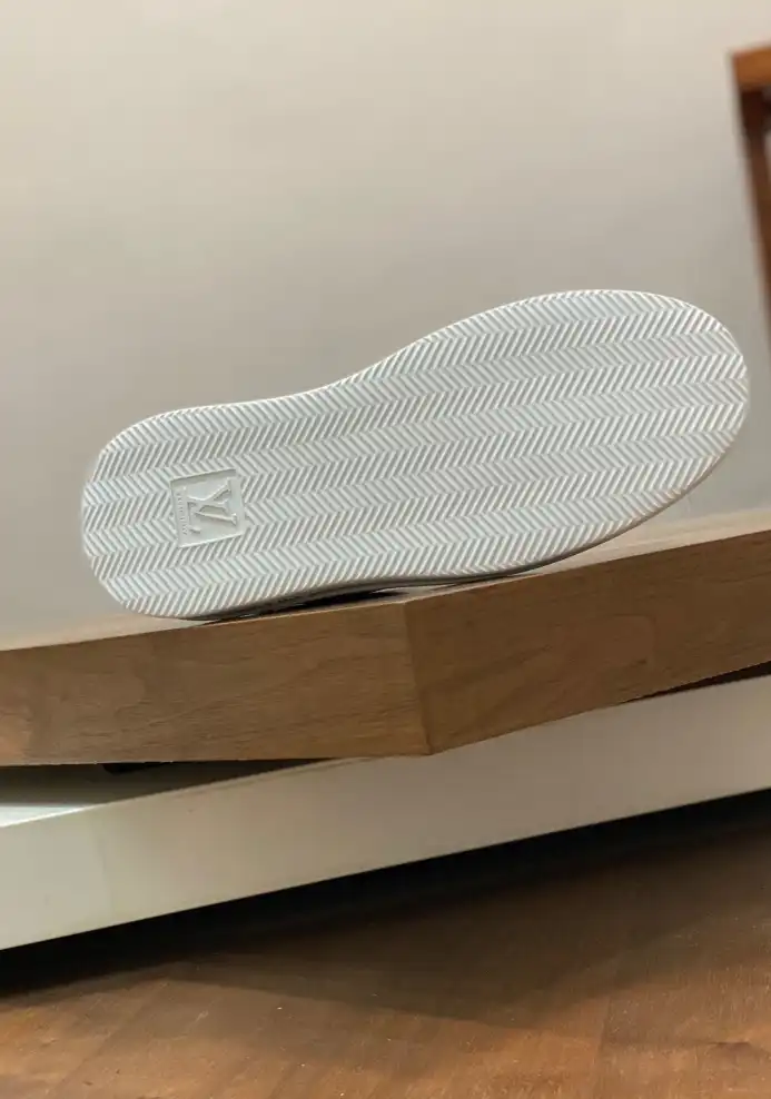 hype Louis Vuitton Sneakers