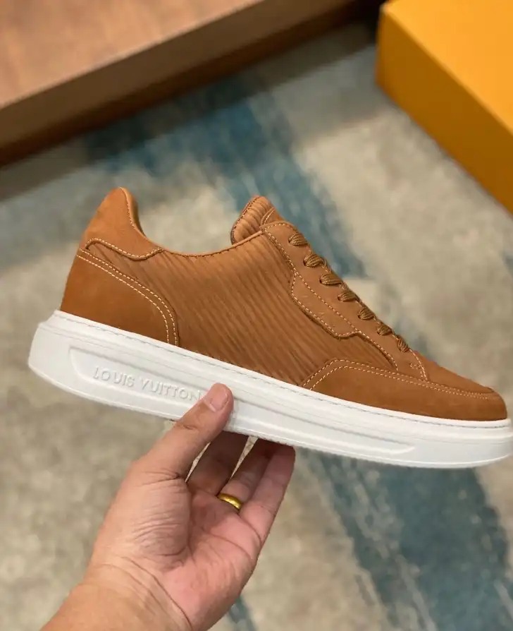 hype Louis Vuitton Sneakers