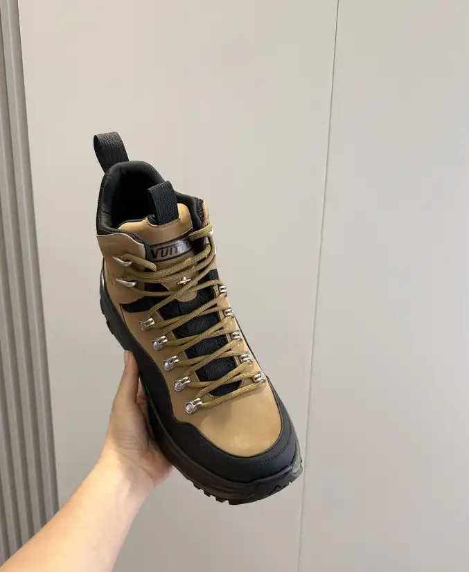 hype Louis Vuitton Sneakers