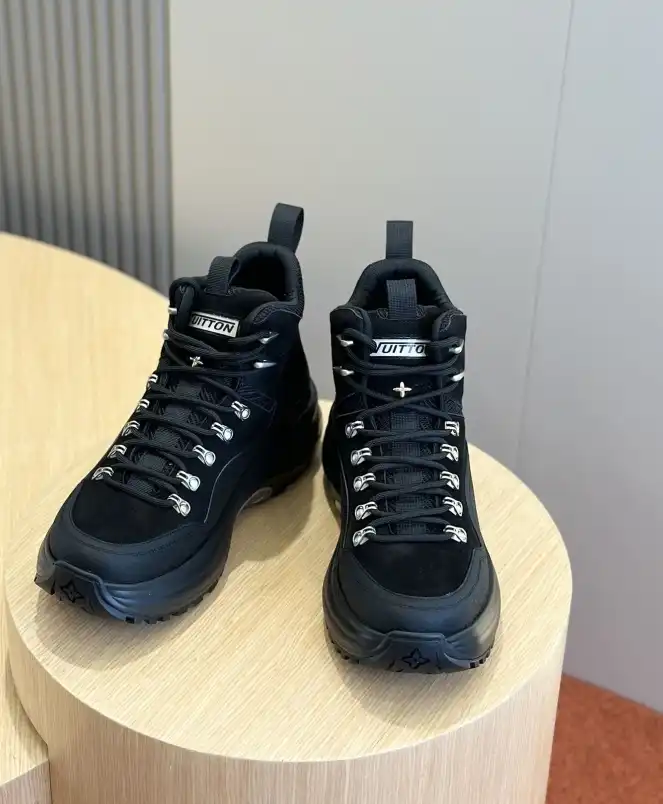 hype Louis Vuitton Sneakers