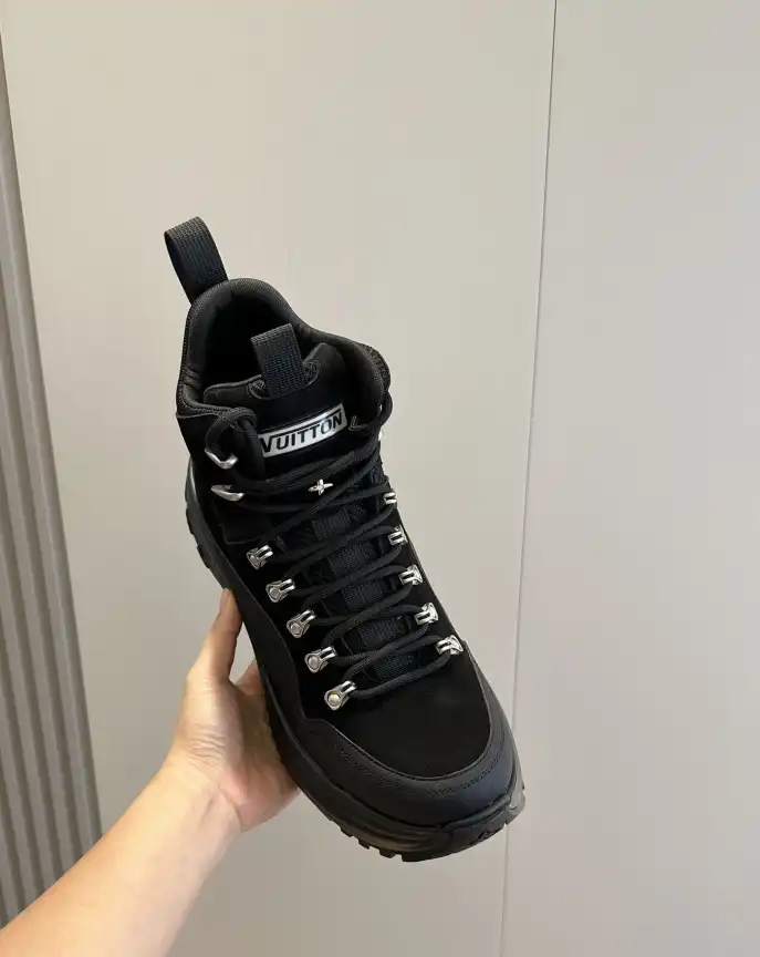 hype Louis Vuitton Sneakers