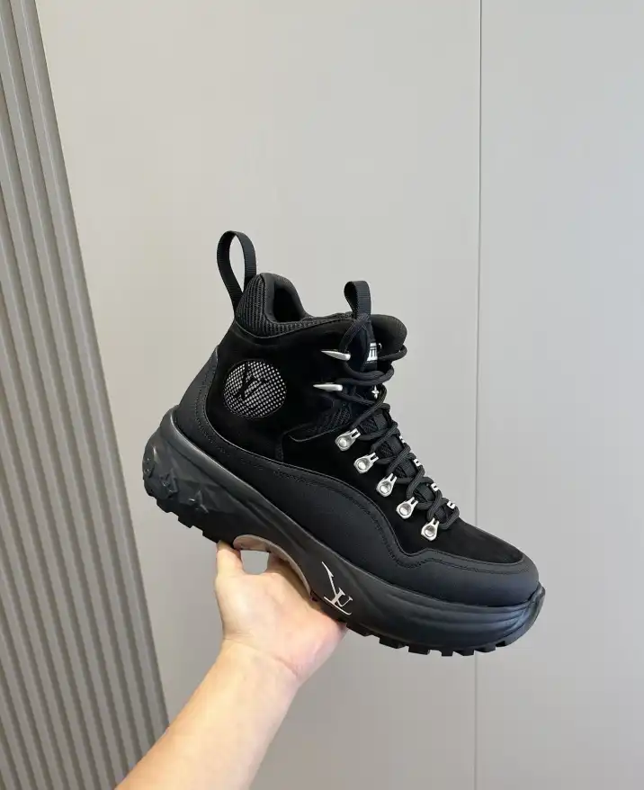 hype Louis Vuitton Sneakers