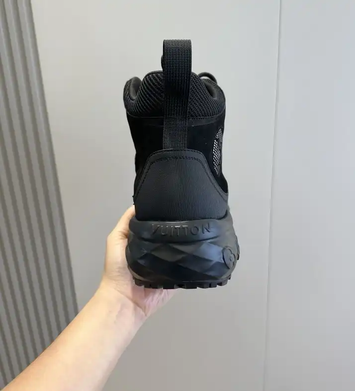 hype Louis Vuitton Sneakers