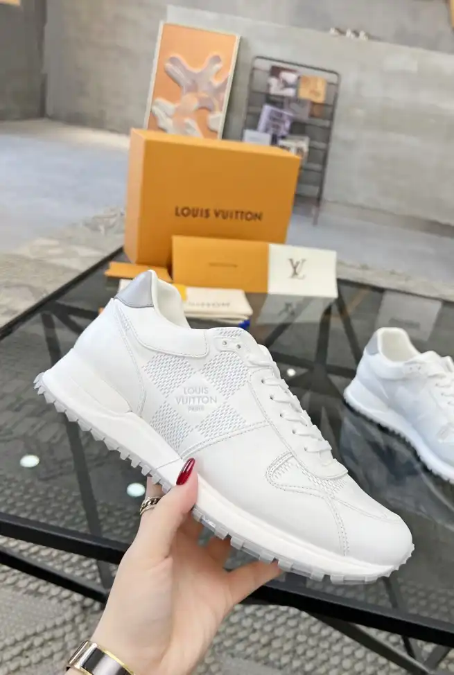 hype Louis Vuitton Sneakers