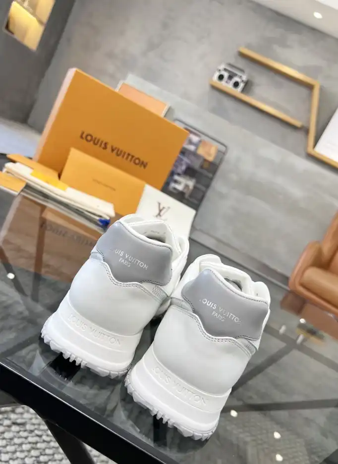 hype Louis Vuitton Sneakers