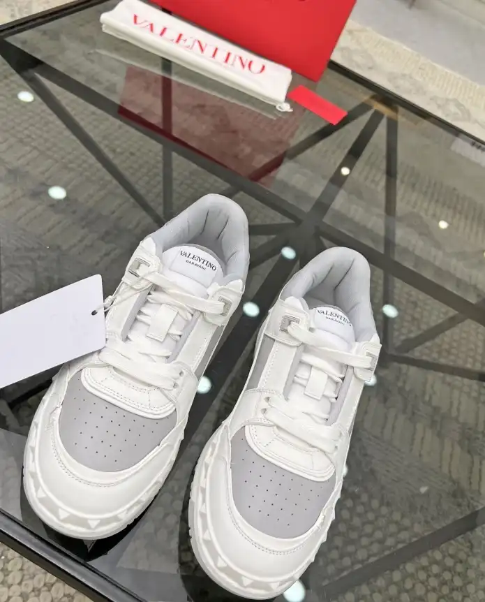 hype Valentino Sneakers