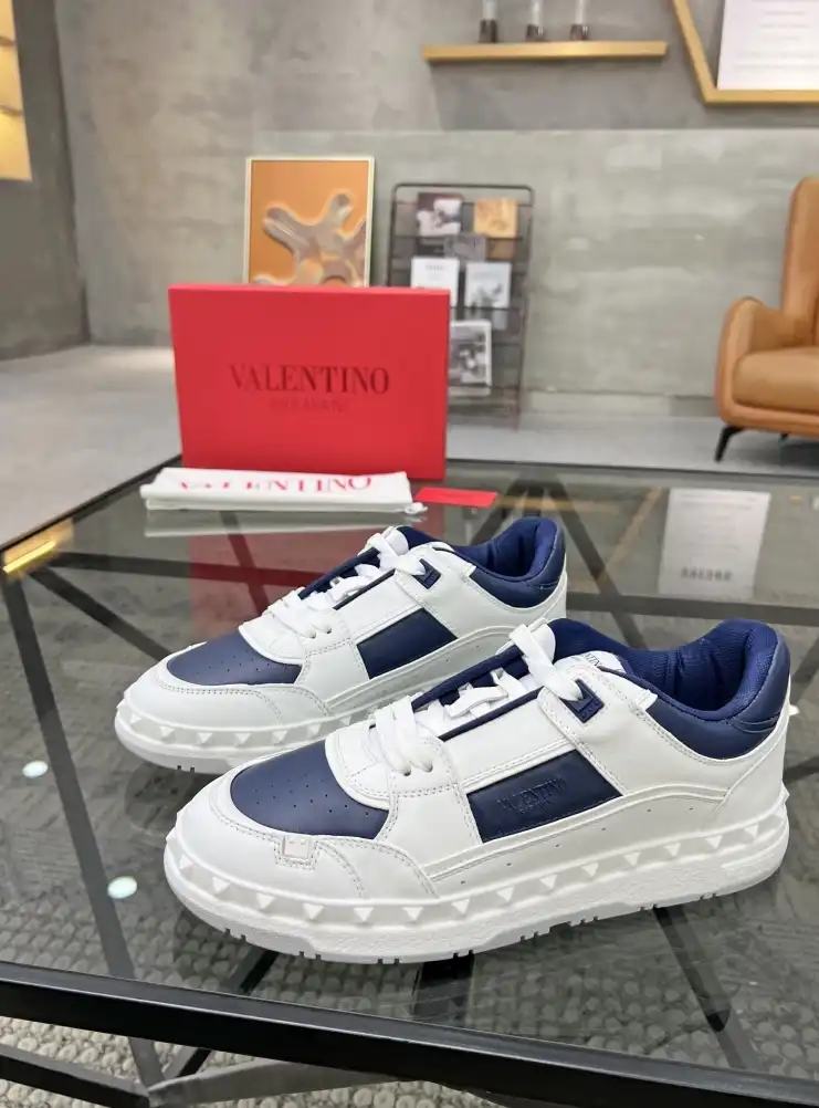 hype Valentino Sneakers