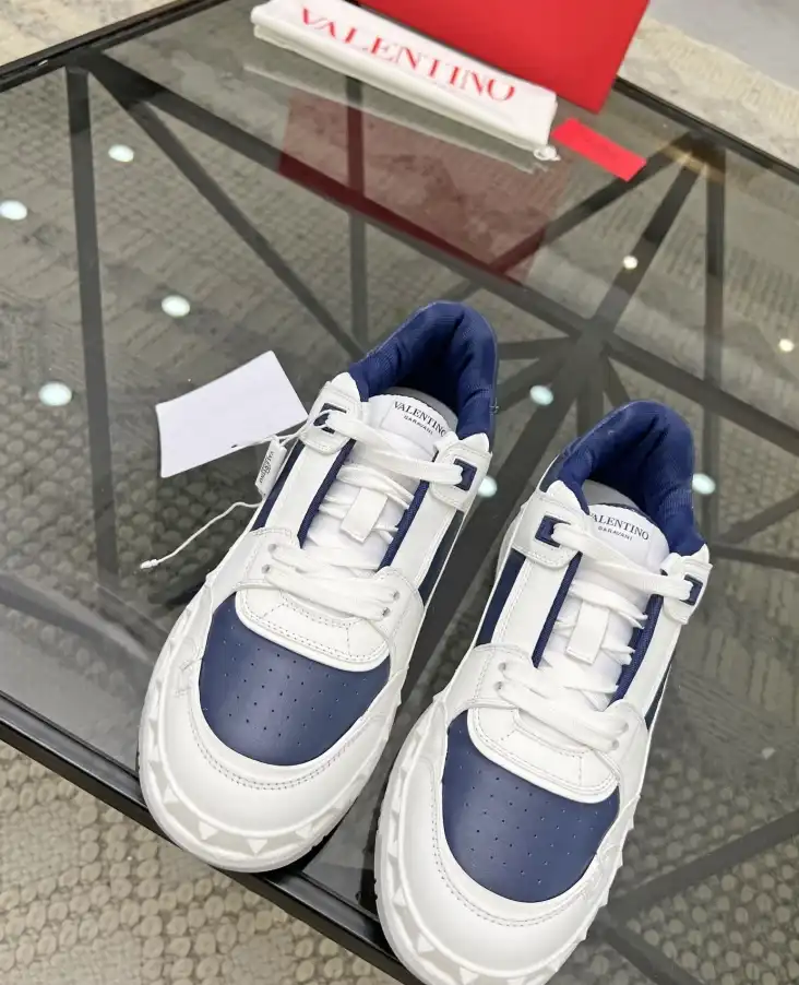 hype Valentino Sneakers